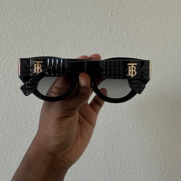 Burberry Cat-Eye Shades main image 6